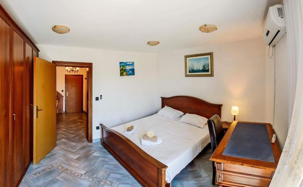 Rooms Laura Medulin Eksteriør billede